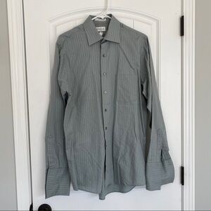 Van Heusen Men’s Button Down Shirt 15 1/2 - 34/35